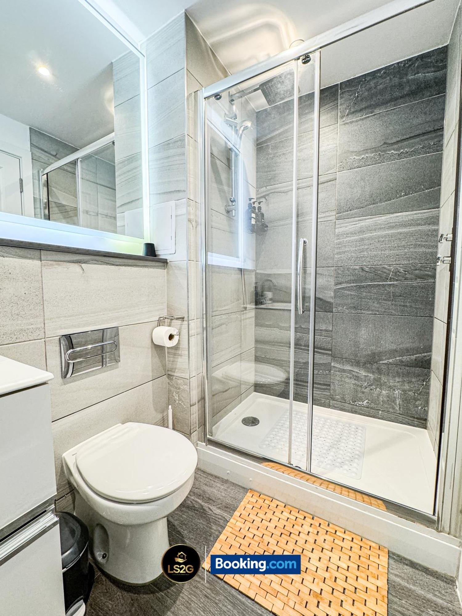 2 Bedroom Flat By Ls2g Short Lets & Serviced Greater With Free Parking * Londra