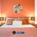 2 Bedroom Flat By Ls2G Short Lets & Serviced Accommodation Greater London With Free Parking