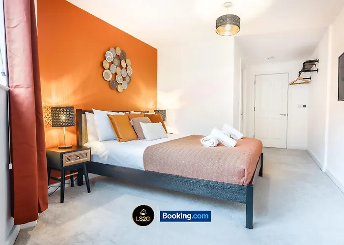 2 Bedroom Flat By Ls2G Short Lets & Serviced Accommodation Greater London With Free Parking