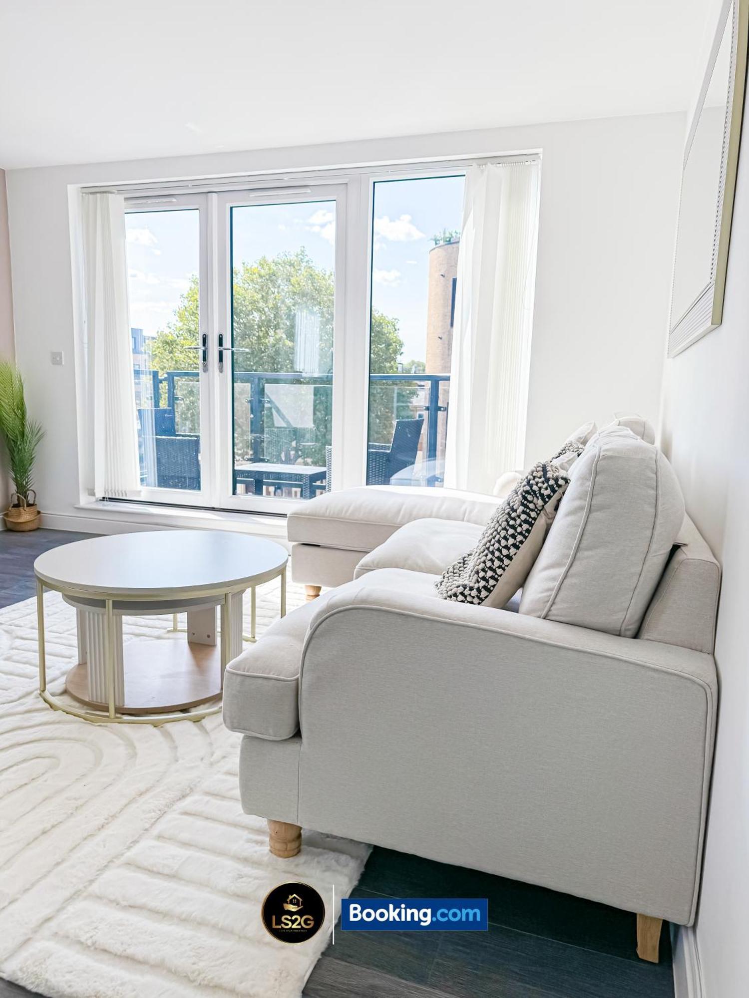 2 Bedroom Flat By Ls2g Short Lets & Serviced Greater With Free Parking London