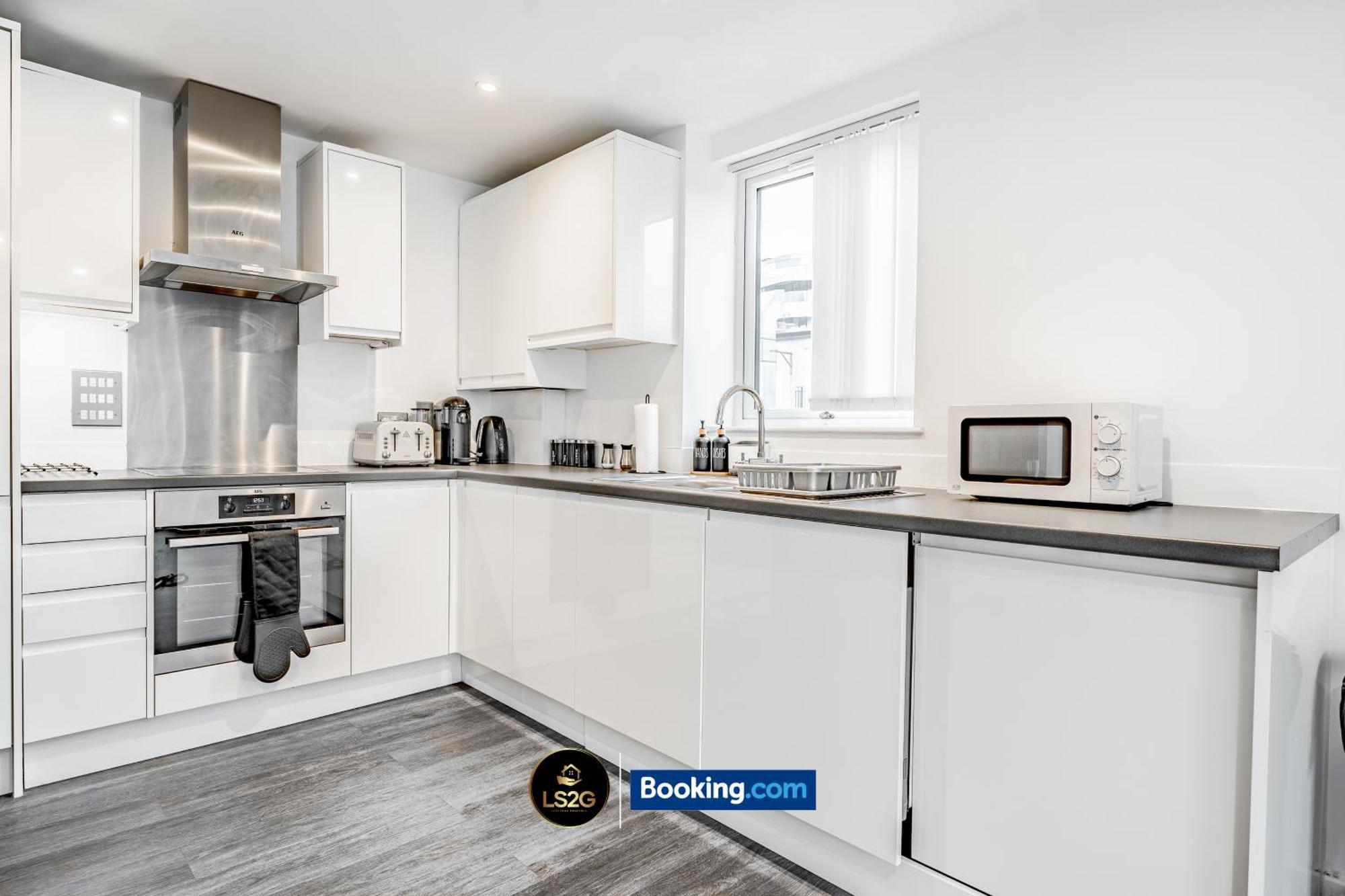 Apartment 2 Bedroom Flat By Ls2g Short Lets & Serviced Greater With Free Parking